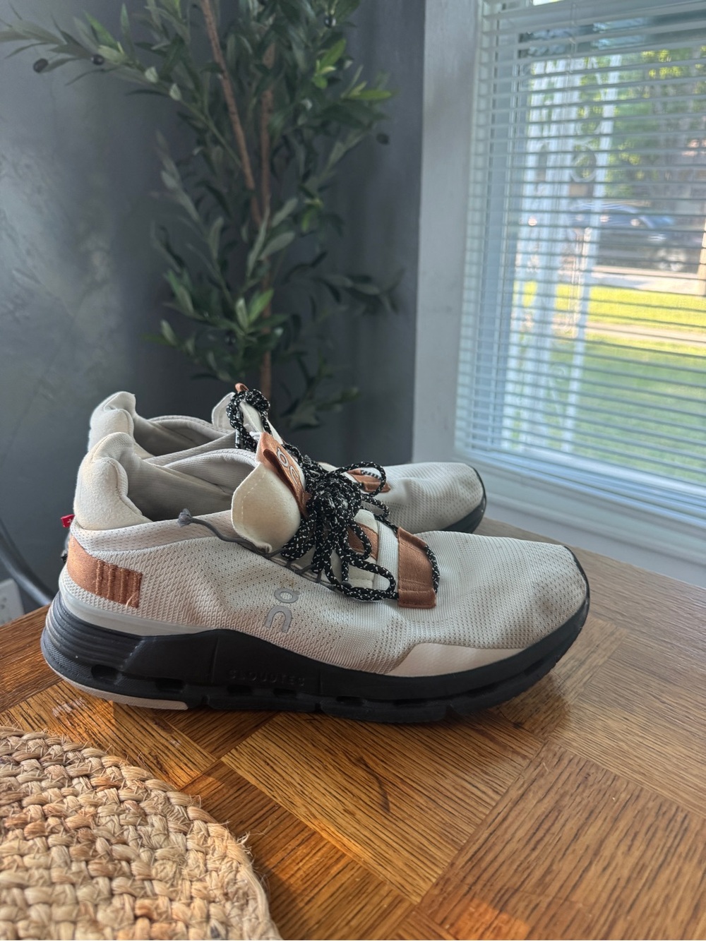 On men’s cloudnova 2 lifestyle shoe - white pecan